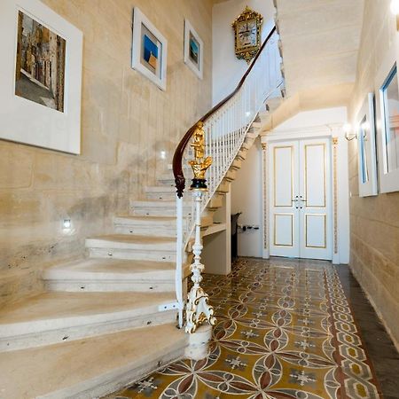Monreal Boutique Townhouse - R024Rm6 Hotell Paola Exteriör bild