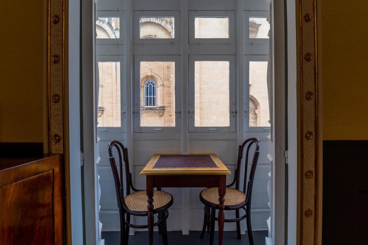 Monreal Boutique Townhouse - R024Rm6 Hotell Paola Exteriör bild