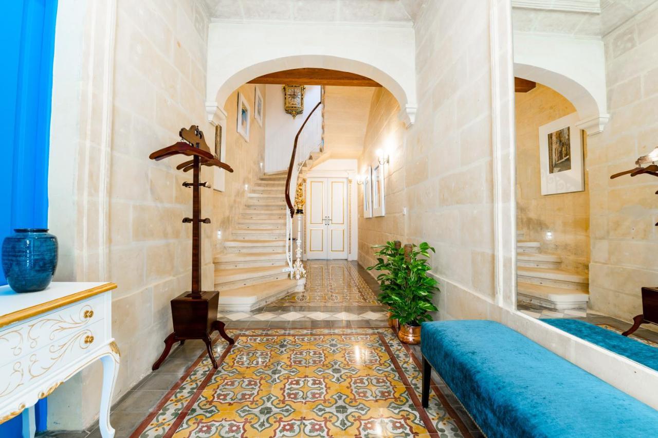 Monreal Boutique Townhouse - R024Rm6 Hotell Paola Exteriör bild